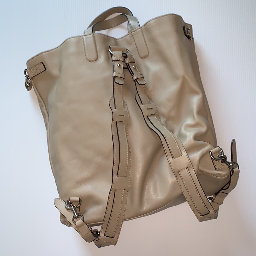 Authentic Gucci tote/backpack - Picture 3 of 16